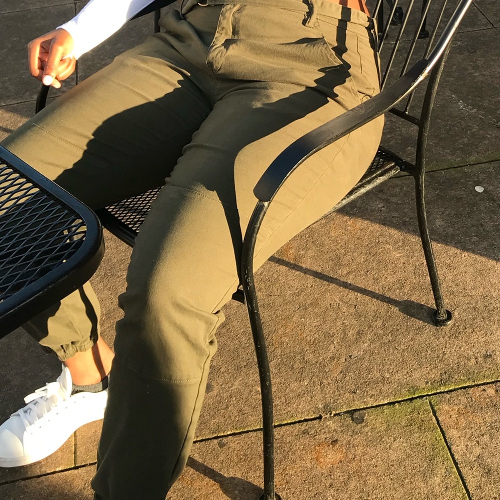 OLIVE GREEN CARGO PANTS BAGGY